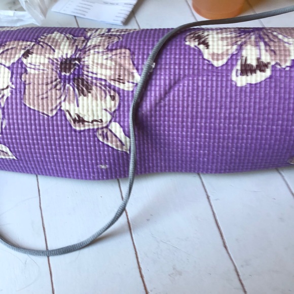 adrienne vittadini yoga mat